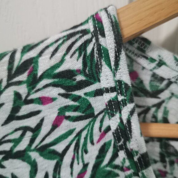 Witchery Linen Leaf Bud Print Tee Clover Green - Picture 3 of 7